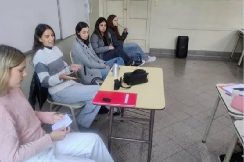 VISITA DE EX ALUMNAS